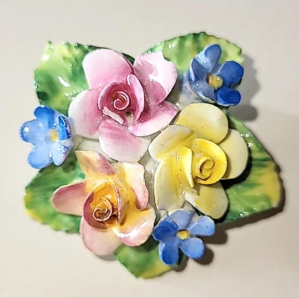 ARTONE BONE CHINA FLORAL ROSES BROOCH - MADE IN ENGLAND - Picture 7 of 7